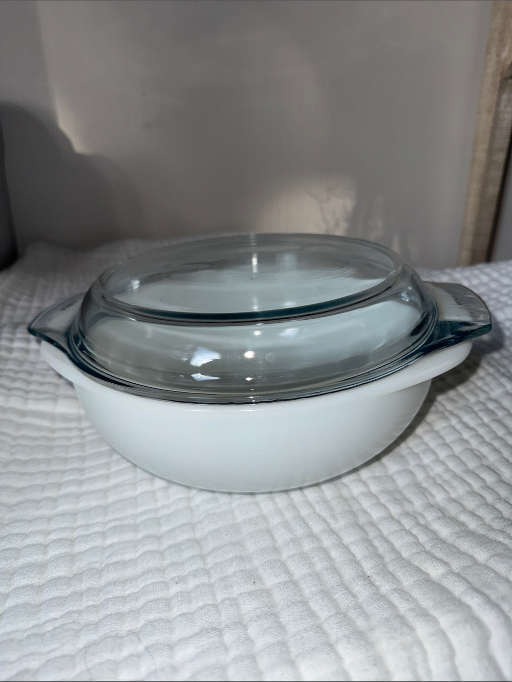 Vintage Pyrex 024 True Opal White 1 Qt Round Casserole Dish with Lid, 1980s